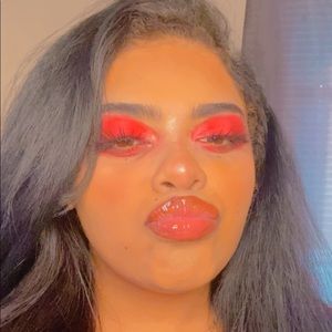 Meet your Posher, Chanel